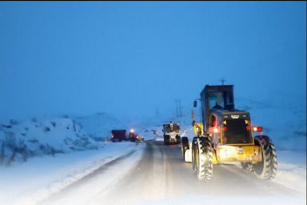 بیش از ۳۰۰ کیلومتر از محورهای مواصلاتی آذربایجان غربی برف روبی شد  19.png