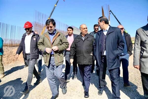 بازدید میدانی معاون وزیر راهوشهرسازی از پروژه خط آهن رشت-آستارا باز