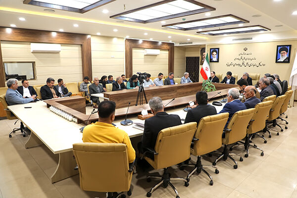 ناهماهنگی عرضه و تقاضا منشا بسیاری از مشکلات در سیستم حمل و نقل کشور/ارتباط مستقیم اقتصاد با حمل و نقل
 جلسه انجمن صنفی یزد
