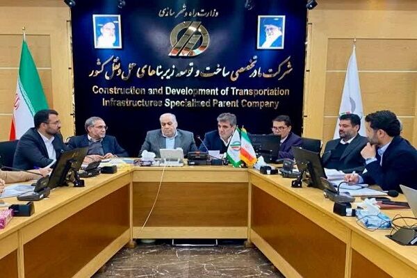 روند اجرای پروژههای راهسازی استان سمنان بررسی شد   نشست با بازوند