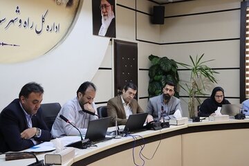 دیدار مدیرکل راه و شهرسازی با خانواده معظم شهدا در استان خراسان رضوی