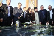 ببینید | ورود وزیر راه و شهرسازی به استان آذربایجان غربی و تجدید میثاق با آرمانهای شهدا