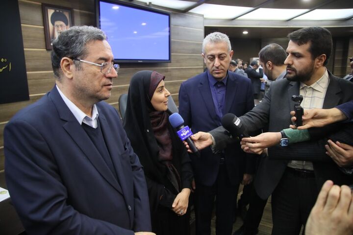 جاده دسترسی ارومیه به گلمان احداث میشود/ استفاده از راهکار شهرکسازی در شهرهایی که کمبود زمین دارند ببینید | جلسه شورای تامین مسکن استان آذربایجان غربی با حضور وزیر راه و شهرسازی