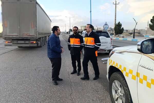 آمادگی حدود ۲۰ اداره با سازماندهی ۶۰ تیم راهداری برای سفرهای نوروزی در استان کرمان آمادگی حدود 20 اداره با سازماندهی 60 تيم راهداری برای سفرهای نوروزی در استان كرمان