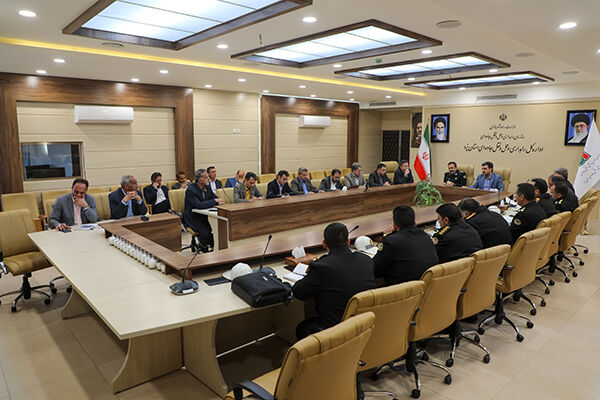 ترمیم خرابیها و بهسازی محورها اولویت اصلی راهداری یزد جهت حفظ جان مسافران نوروزی جلسه هماهنگی سفرهای نوروزی یزد