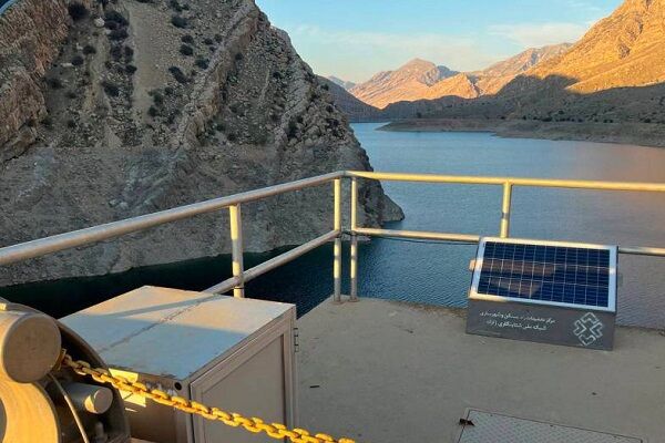 ۱۰۰ ایستگاه نسل جدید شتابنگاری زلزله نصب شد  شبکه شتاب نگاری