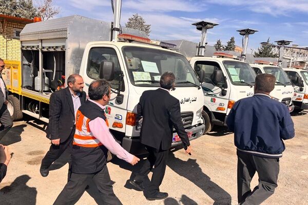 ویدیو| رونمایی از ۴ دستگاه کامیونت گشت راهداری و ترابری استان البرز ویدیو|رونمایی از ۴ دستگاه کامیونت گشت راهداری و ترابری استان البرز