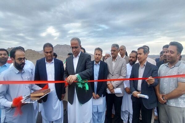 ویدیو| آیین بهره برداری از ۵۶ کیلومتر بزرگراه و راه اصلی در سیستان و بلوچستان در آستانه نوروز ۱۴۰۴ سیستان