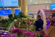 ببینید | استقبال مسافران نوروزی از المان «باغ گل» در فرودگاه بینالمللی هاشمی نژاد مشهد