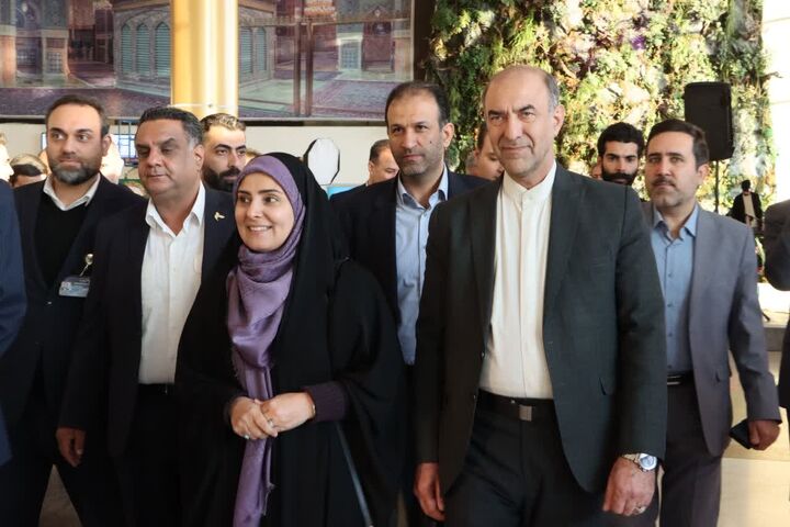 تقدیر وزیر راه از اقدامات نوروزی انجام شده در فرودگاه مشهد/ صادق: در فرودگاه مشهد توجه ویژهای به حال مسافران و زائران شده است وزیر