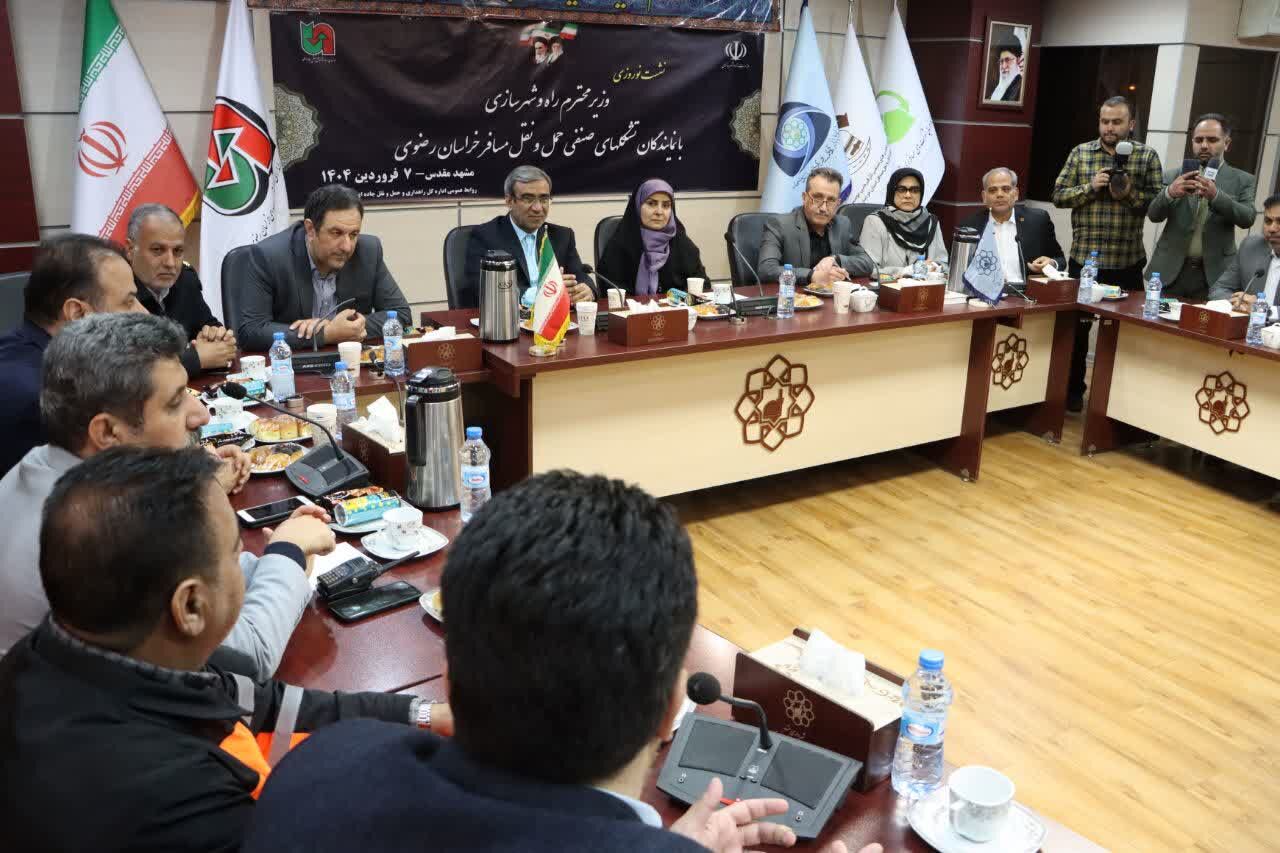 دولت باید تسهیلگر باشد، نه مجری صفر تا صد خدمات / تلاش برای حذف بروکراسی های زائد اداری در راستای افزایش سرمایه گذاری بخش خصوصی