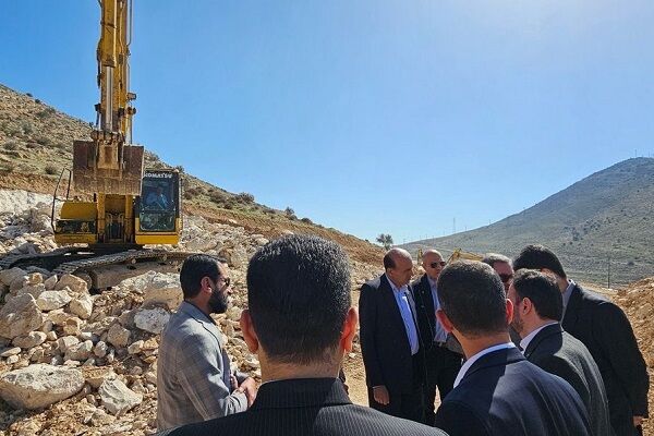 بازدید معاون وزیر راه و شهرسازی از پروژههای عمرانی شهر جدید صدرا/ تأکید بر تسریع اجرای طرحهای زیرساختی و توسعه ای بازدید