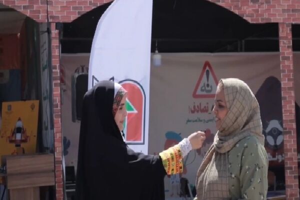 ویدیو | گفتگوی مردمی در خصوص پویش «نه به تصادف» در مجتمع خدماتی رفاهی بین راهی جنب پاسگاه پلیس راه زاهدان، بم استان سیستان و بلوچستان پویش شیش دونگ برانیم