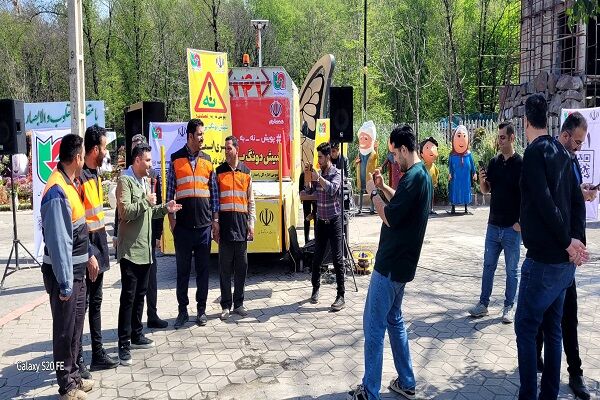 ویدئو| اجرای برنامه های متنوع در ایستگاه سیار پویش نه به تصادف استان گلستان گلستان