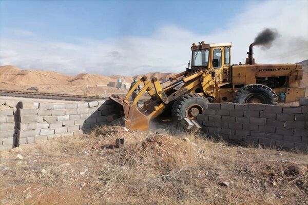 اراضی ملی به ارزش ۲۱۷۷ میلیارد ریال از دست زمینخواران خارج شد رفع تصرف ۱۷ هزار مترمربع اراضی دولتی در خراسان شمالی به ارزش تقریبی ۱۶۰۰ میلیارد ریال در ایام نوروز ۱۴۰۴
