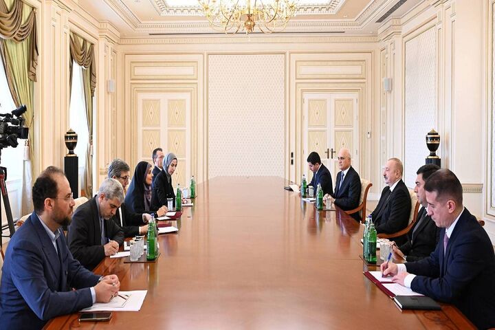 Minister of Roads and Urban Development Meets with Azerbaijani President to Discuss Bilateral Cooperation وزیر