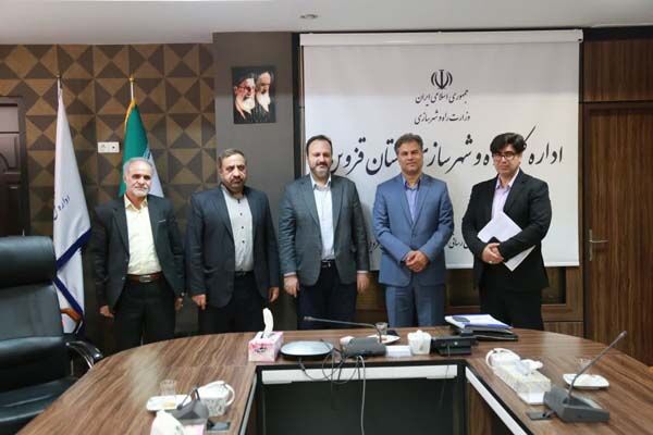 دیدار نوروزی اعضای کانون وکلای دادگستری با مدیرکل راه و شهرسازی استان قزوین قزوین