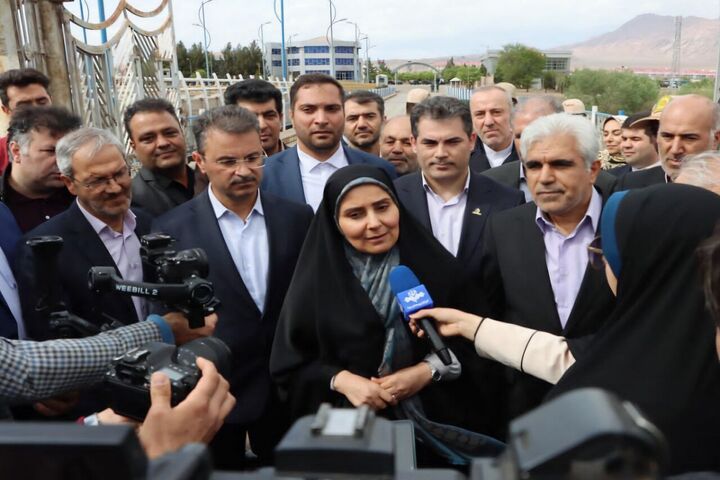 تفاهمنامه حملونقل و ترانزیت در سفر رییس جمهور به آذربایجان امضا میشود/ برگزاری نشست بازرگانان ایران و آذربایجان با همکاری وزارتخانههای راه، صمت و اتاق بازرگانی  وزیر در آذربایجان