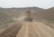 تسطیح مسیر و مرمت آبردگی های محورهای مواصلاتی به همت عوامل راهداری و حمل و نقل جادهای خراسان جنوبی