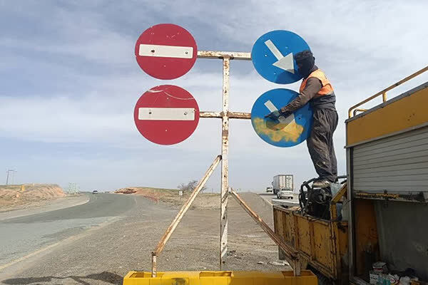 ایمنسازی و نصب ۲۵ علائم جدید در محور لردگان - دهدز استان چهارمحال وبختیاری  نصب و تعمیر تابلو علائم