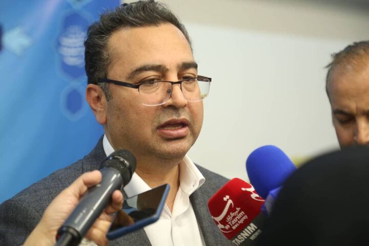 بازدید معاون وزیر راه و شهرسازی از آخرین وضعیت طرح نهضت ملی مسکن در الیگودرز طاهرخانی در جمع