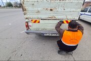 گزارش تصویری -طرح آشکارسازی و ایمن سازی ناوگان حمل و نقل باری به وسیله نصب برچسب شبرنگ در محورهای مواصلاتی استان