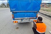 گزارش تصویری -طرح آشکارسازی و ایمن سازی ناوگان حمل و نقل باری به وسیله نصب برچسب شبرنگ در محورهای مواصلاتی استان