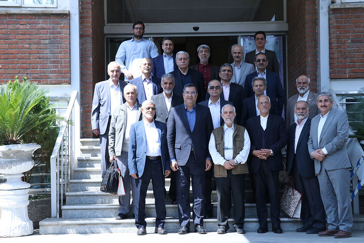 تأکید مدیرعامل شرکت آزمایشگاه فنی و مکانیک خاک بر ارائه
خدمات مطلوب و تکریم پیشکسوتان تأکید مدیرعامل شرکت آزمایشگاه فنی و مکانیک خاک بر ارائه خدمات مطلوب و تکریم پیشکسوتان