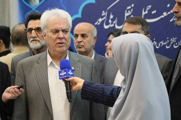 تلاش میکنیم تفاهمنامه تامین ۶۵۰ واگن در ۶ ماه محقق شود احمد عزیزی