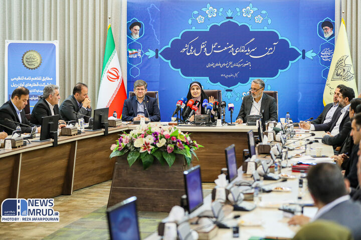 مراسم امضای تفاهمنامه سرمایهگذاری برای تولید و تامین بیش از ۲۰۰۰ واگن مسافری و باری به ارزش ۶۴ هزار میلیارد تومان  ببینید | آیین سرمایه گذاری در صنعت حمل و نقل ریلی کشور با حضور وزیر راه و شهرسازی