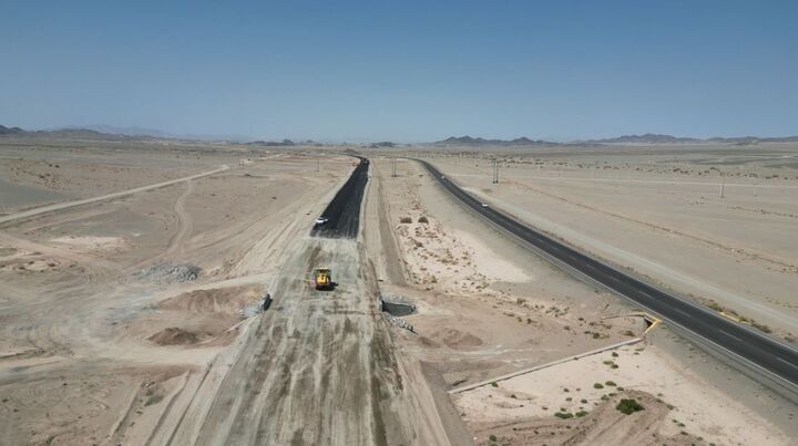 طول بزرگراه در دست ساخت محور زاهدان- میرجاوه- بم به ۵۴
کیلومتر افزایش مییابد طول بزرگراه در دست ساخت محور زاهدان- میرجاوه- بم به ۵۴ کیلومتر افزایش مییابد