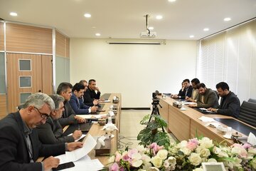 ببینید | نشست مشترک اعضای هیئت نمایندگی راه و شهرسازی با مدیرکل بنیاد مسکن انقلاب استان سمنان