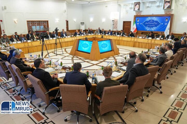 تحول در صنعت ساختمان کشور با همکاری تشکلهای حرفهای و وزارت راه و شهرسازی/ رویههای گذشته اصلاح میشوند/ دستورالعمل مشارکت مدنی آماده ابلاغ  ببینید | هم اندیشی تشکل های حرفه ای بخش مسکن و ساختمان با حضور وزیر راه و شهرسازی