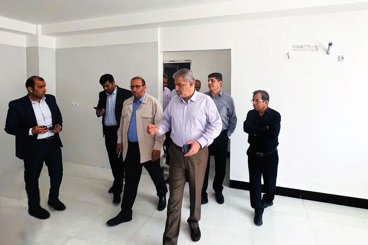 بازدید معاون وزیر راه و شهرسازی از ۳ پروژه نهضت ملی مسکن بوشهر/تفاهم با وزارت نیرو برای تسریع در آب رسانی به پروژهها سفر بوشهر