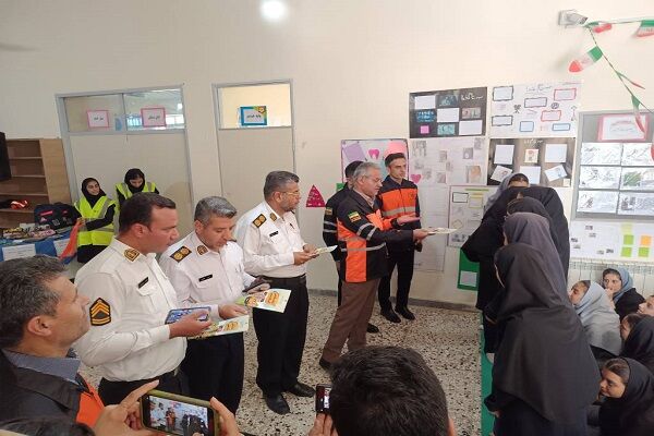 ویدئو|  برنامههای استان گلستان در مدارس حاشیه راهها به مناسبت روز ایمنی حمل و نقل گلستان-مدارس حاشیه راهها