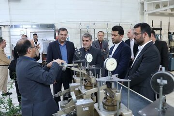 ببینید| بازدید استاندار سمنان از توانمندی های شرکت آزمایشگاه فنی مکانیک و خاک