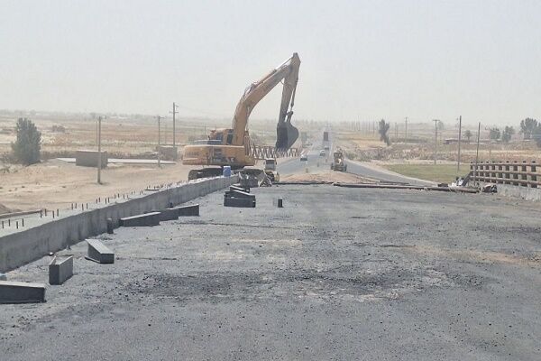 ویدیو| در کوران طوفان ۱۱۰ کیلومتر بر ساعت، ساخت تقاطع غیرهمسطح عطاء محمد زهک بی وقفه ادامه دارد سیستان