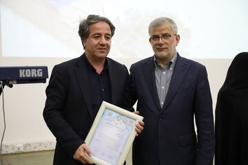 تقدیر از مدیرکل راه و شهرسای استان البرز در بیست و هفتمین جشنواره خیرین مدرسه ساز