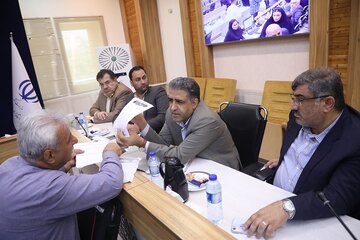 ببینید| ملاقات عمومی مدیرکل راه و شهرسازی خوزستان به همراه استاندار با شهروندان