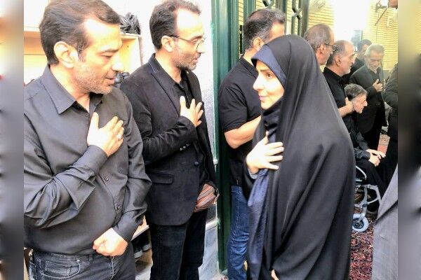 حضور وزیر راه و شهرسازی در مراسم درگذشت مادر سردار شهید جلال شیرازی
