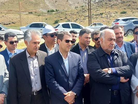 آغاز عملیات اجرایی چهار خطه ۲ ونیم کیلومتر دیگر از محور دره شهر پل دختر در استان ایلام.jpg