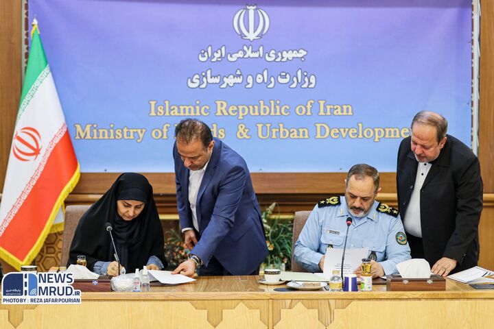امضا تفاهمنامه همکاری وزارتخانه‌های راه و شهرسازی و وزارت دفاع و پشتیبانی نیروهای مسلح