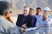 بازدید مدیرکل راه و شهرسازی لارستان از روند پیشرفت فیزیکی عملیات اجرایی احداث باند دوم در قطعه ی ۲ محور لار - بندرعباس