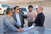 بازدید مدیرکل راه و شهرسازی لارستان از روند پیشرفت فیزیکی عملیات اجرایی احداث باند دوم در قطعه ی ۲ محور لار - بندرعباس