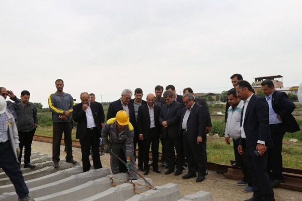 ایران شاهراه ریلی کشورهای CIS /برنامه ریزی حمل ۳ میلیون تُن بار از کریدور ریلی شرقی کشور راه اهن شرقی