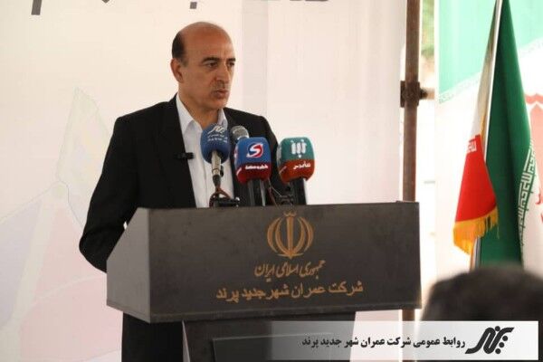 افزایش اعتبار بودجه خدمات روبنایی شهرهای جدید/ ۸۰ باب مدرسه در شهرهای جدید احداث میشود ملکی