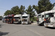 ببينيد | مراسم یادبود جان‌باختگان جامعه حمل‌ونقل جاده‌ای در حادثه دلخراش بندر شهید رجایی بندرعباس در مسجد پایانه بار امیرکبیر اصفهان