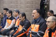 ببينيد | مراسم یادبود جان‌باختگان جامعه حمل‌ونقل جاده‌ای در حادثه دلخراش بندر شهید رجایی بندرعباس در مسجد پایانه بار امیرکبیر اصفهان