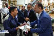 ببینید | تجلیل از کارگران مشغول خدمت در وزارت راه و شهرسازی