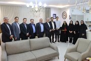 ببینید | تجدید میثاق با آرمان‌های ایثار و فداکاری در دیدار معاون شهرسازی و معماری وزرات راه و شهرسازی با خانواده معزز شهید قاسمی همزمان با سفر به خراسان رضوی